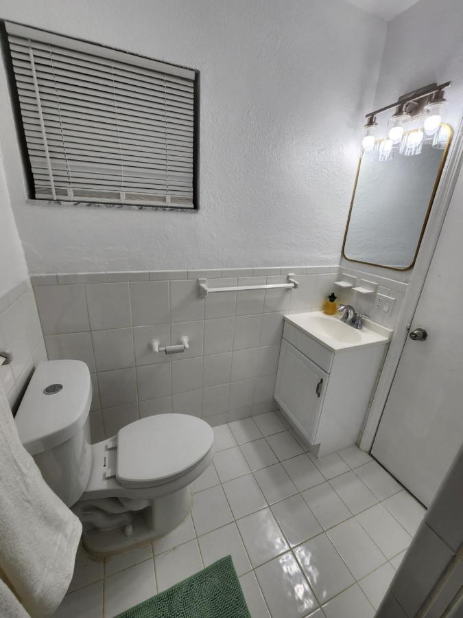 Hostel Beds & Sheets Fll Airport Дания-Бич Экстерьер фото