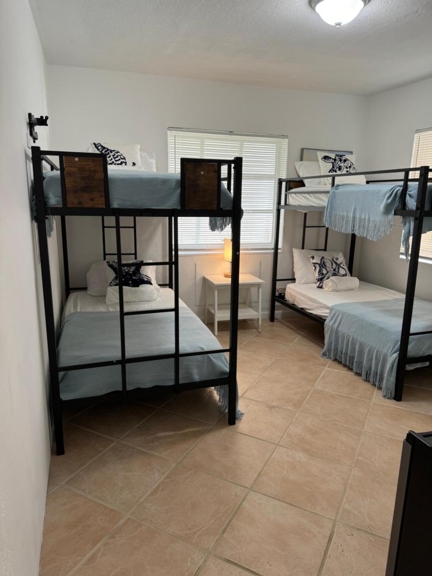 Hostel Beds & Sheets Fll Airport Дания-Бич Экстерьер фото